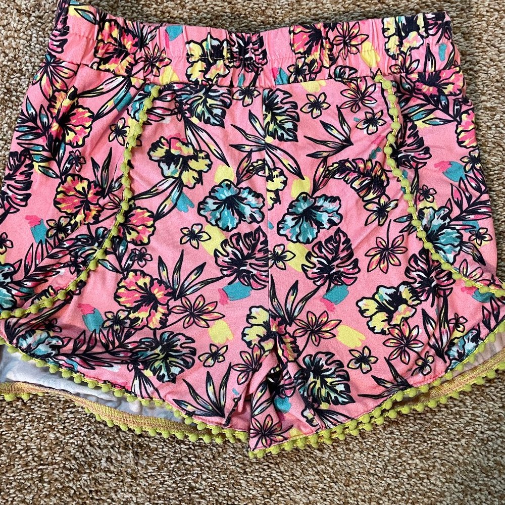 Floral multi colored elastic waist shorts 5-6